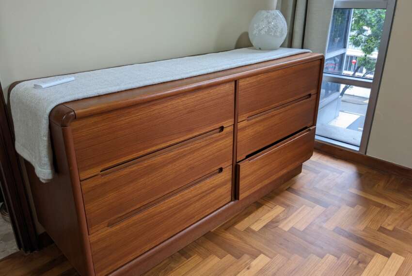 Chest of Drawers