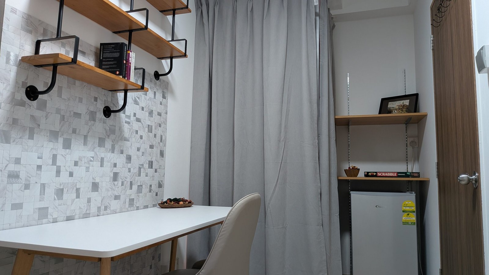 Common Petite Room Pluto – UE Square Residences